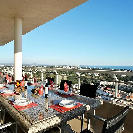 Penthouse In Albufeira With Private Pool شقة البوفيرا